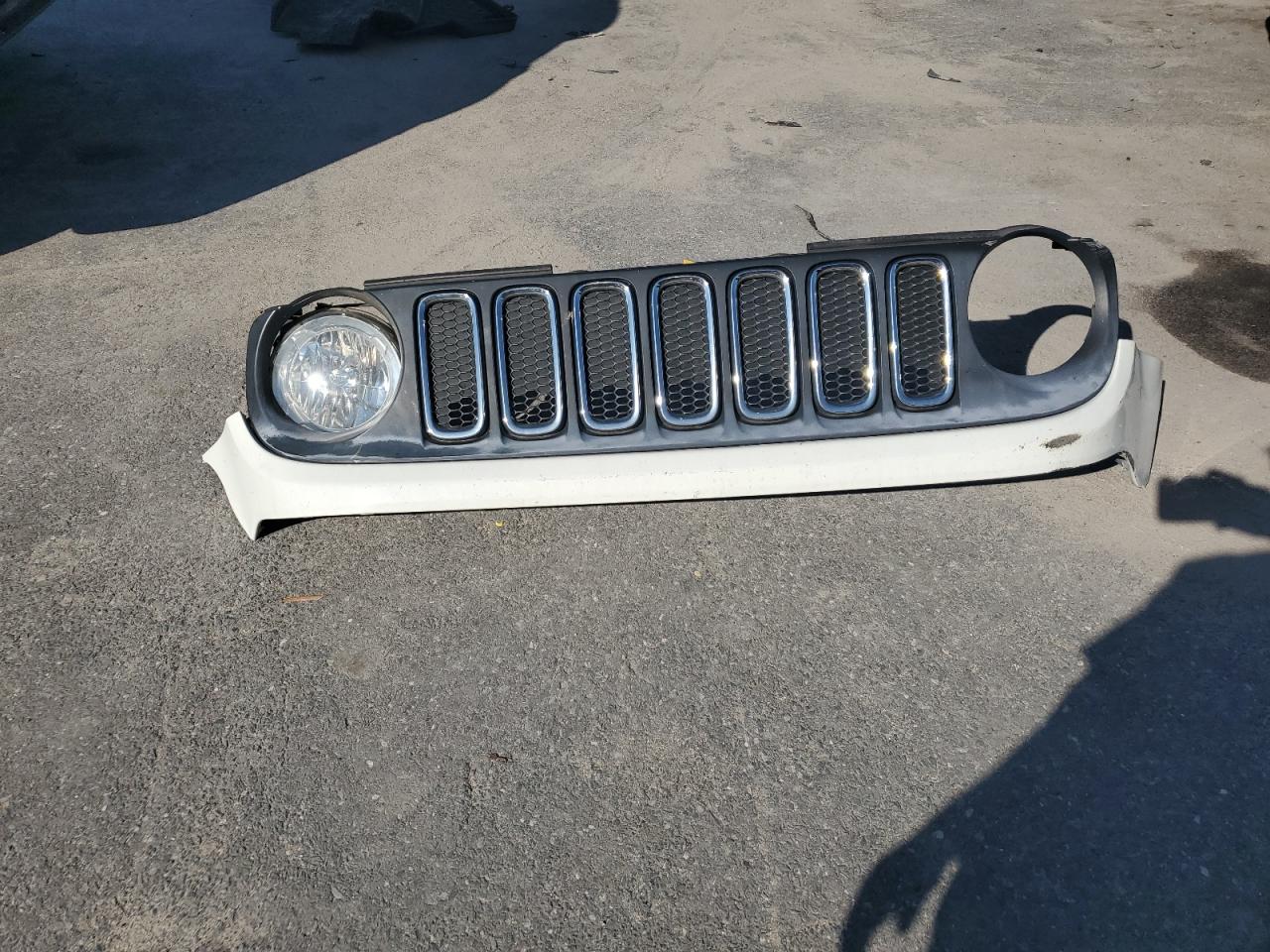 2015 Jeep Renegade Sport VIN: ZACCJBAT0FPC16979 Lot: 71081015