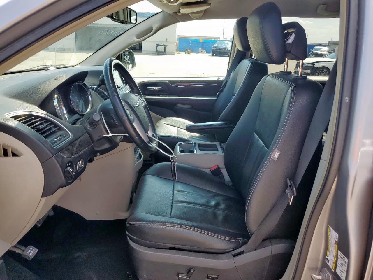 2016 Chrysler Town & Country Touring VIN: 2C4RC1BGXGR156948 Lot: 81520225