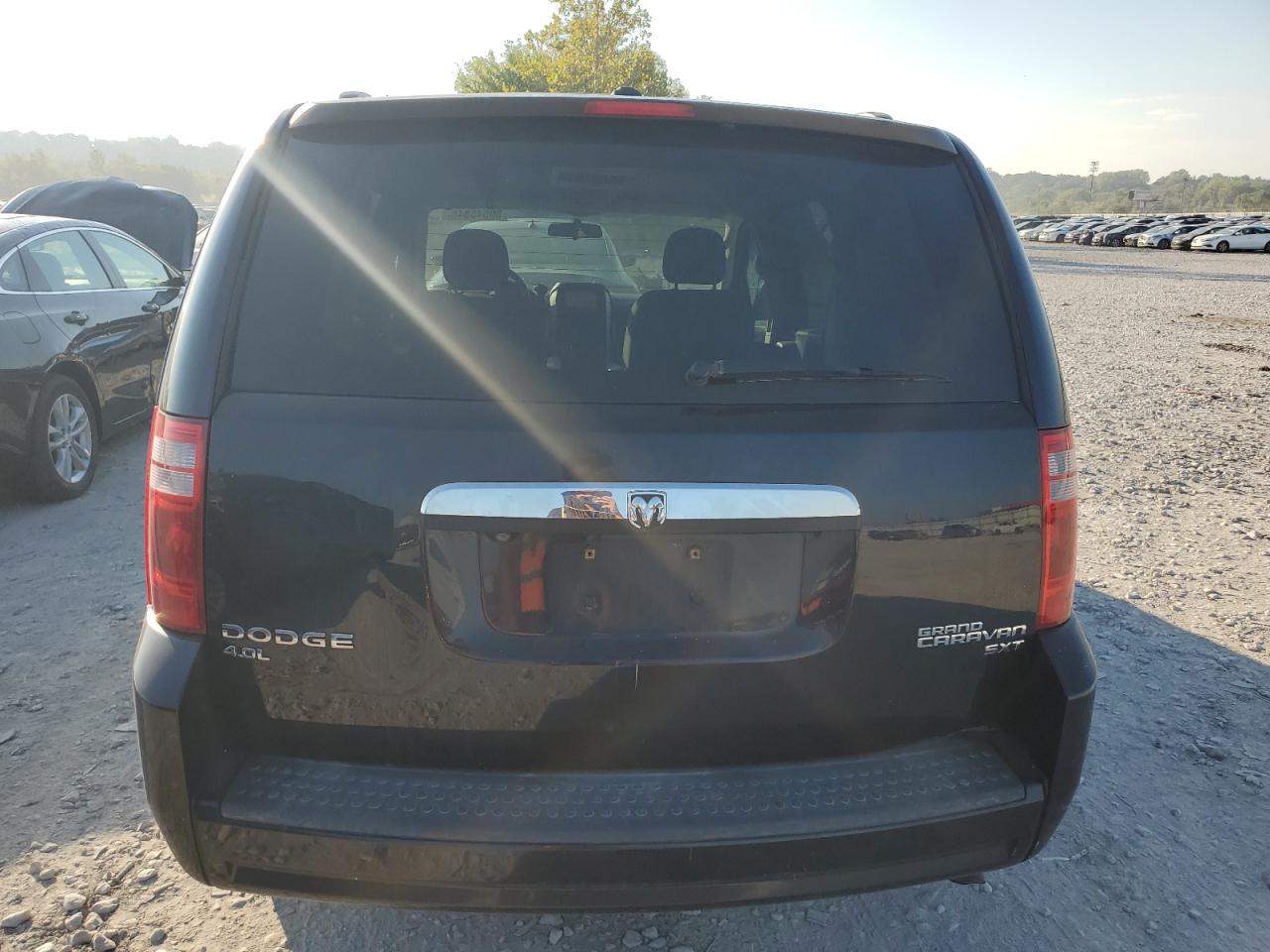 2010 Dodge Grand Caravan Crew VIN: 2D4RN6DX5AR462681 Lot: 80545845