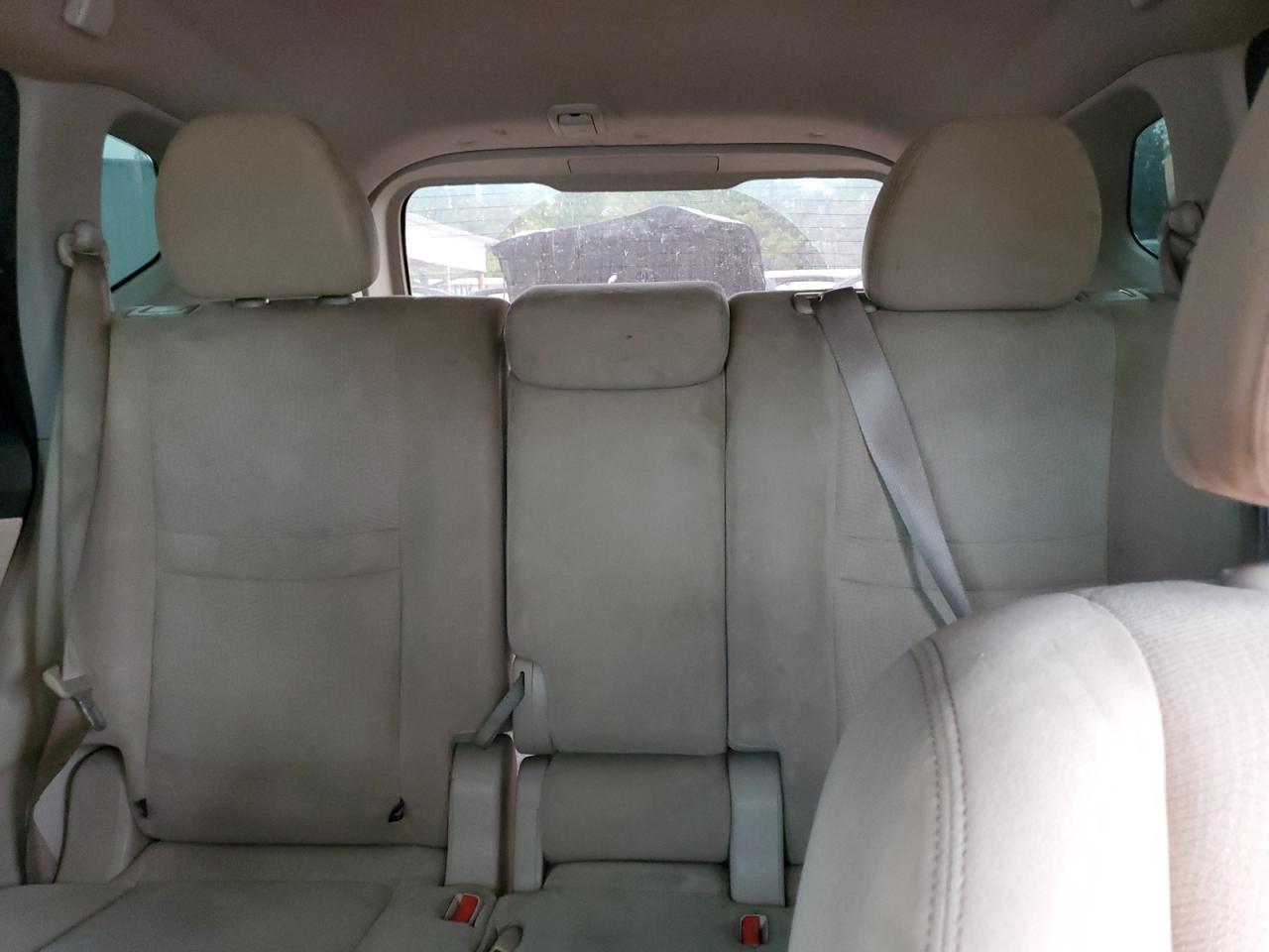 2015 Nissan Rogue S VIN: KNMAT2MV1FP557917 Lot: 81630145