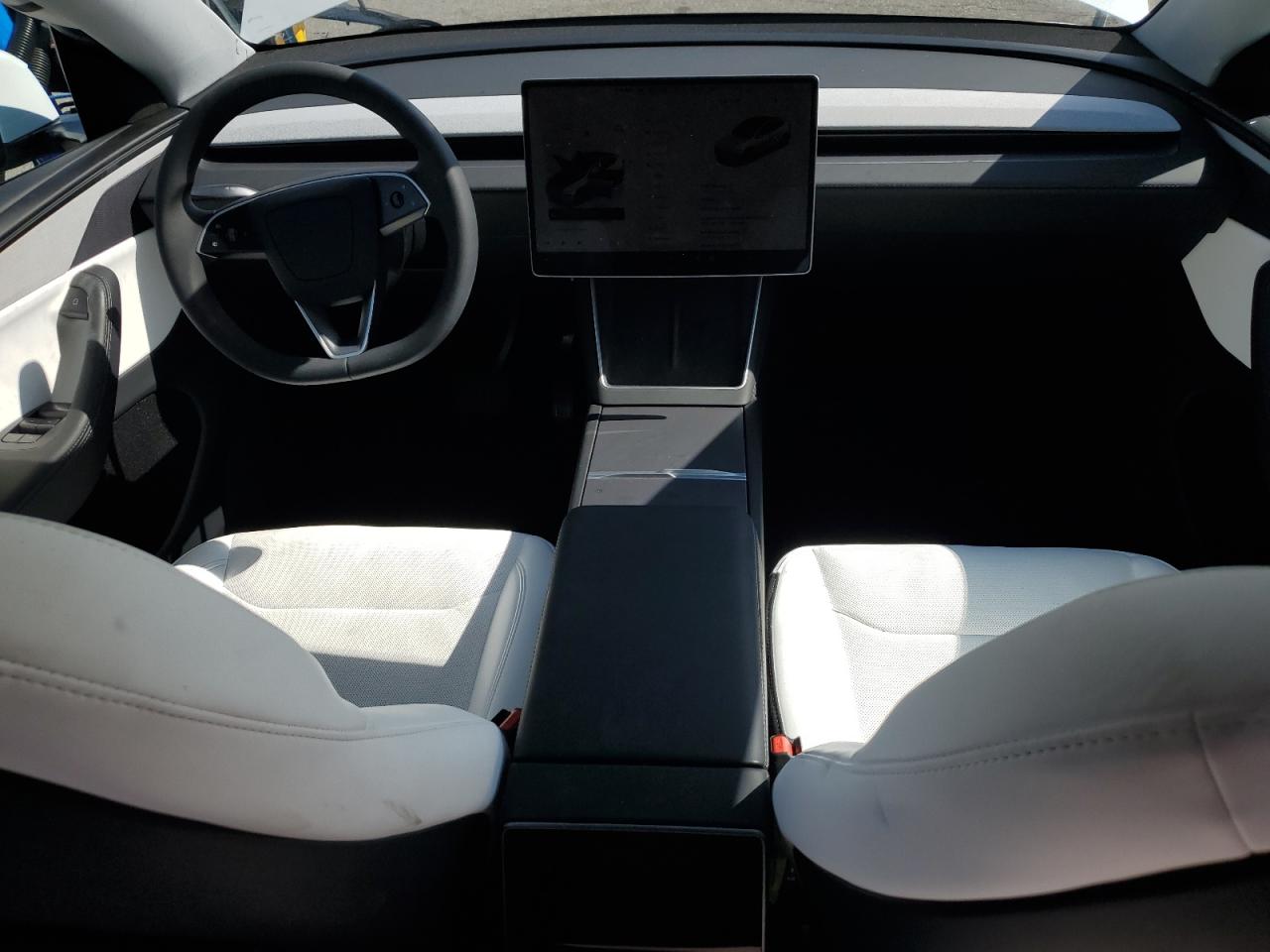 2026 Tesla Model Y VIN: 7SAYGDED1TF396692 Lot: 80906855