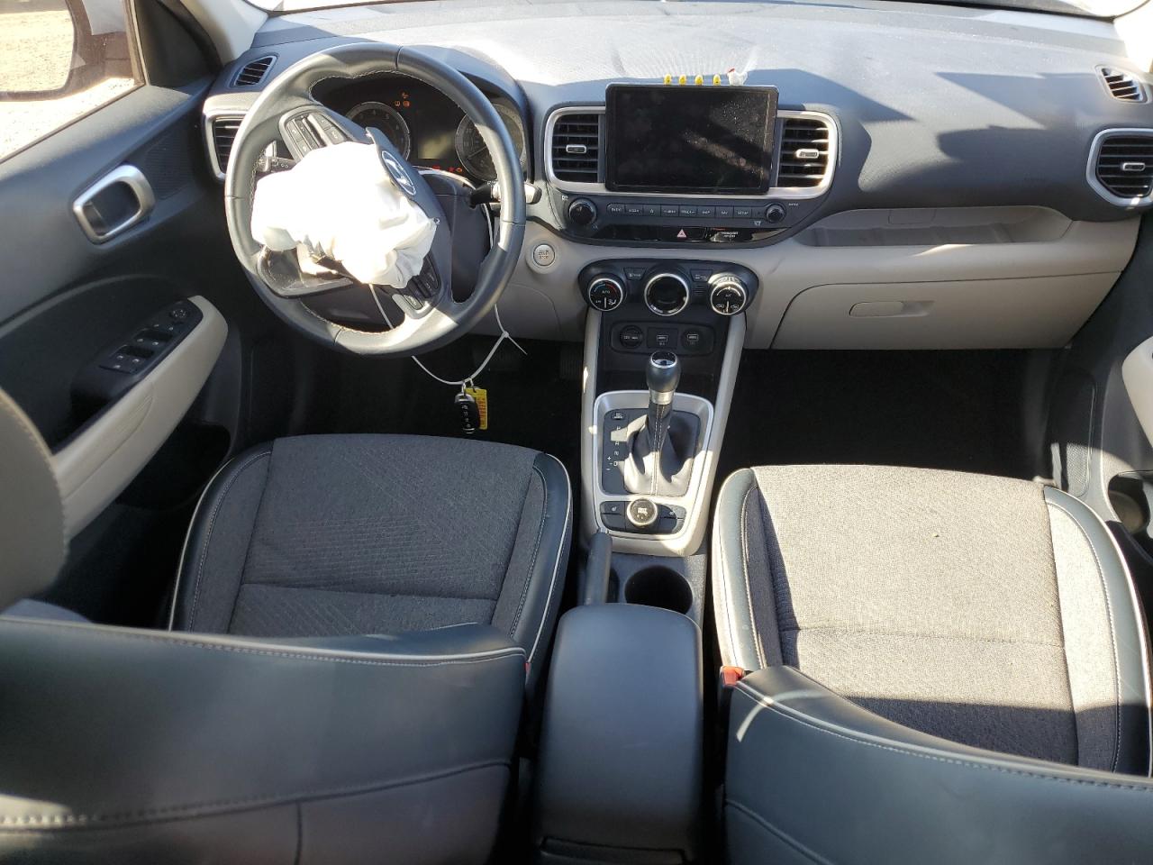 2021 Hyundai Venue Sel VIN: KMHRC8A33MU111786 Lot: 70770225