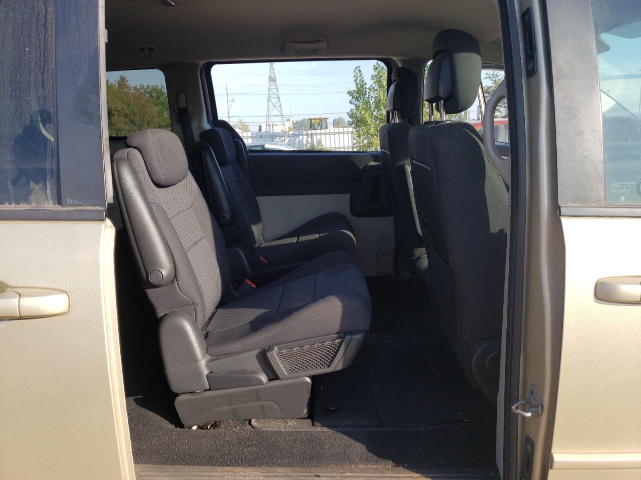 2010 Dodge Grand Caravan Se VIN: 2D4RN4DE2AR473401 Lot: 71823205