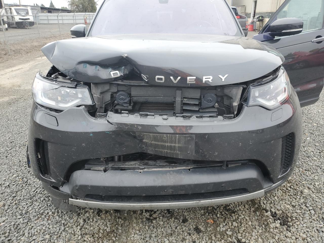 2018 Land Rover Discovery Hse Luxury VIN: SALRT2RV9JA057438 Lot: 80030055