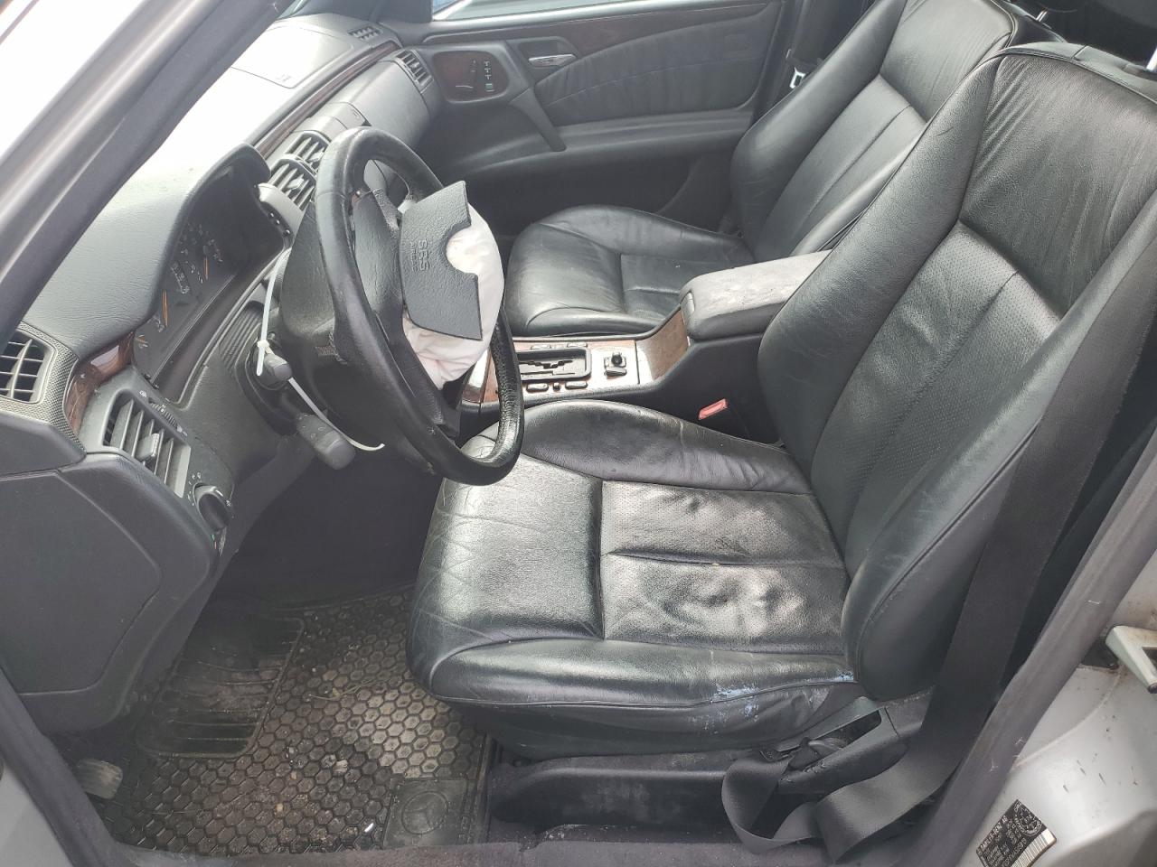 1998 Mercury E320 VIN: WD8JF65F6WA505819 Lot: 81461015