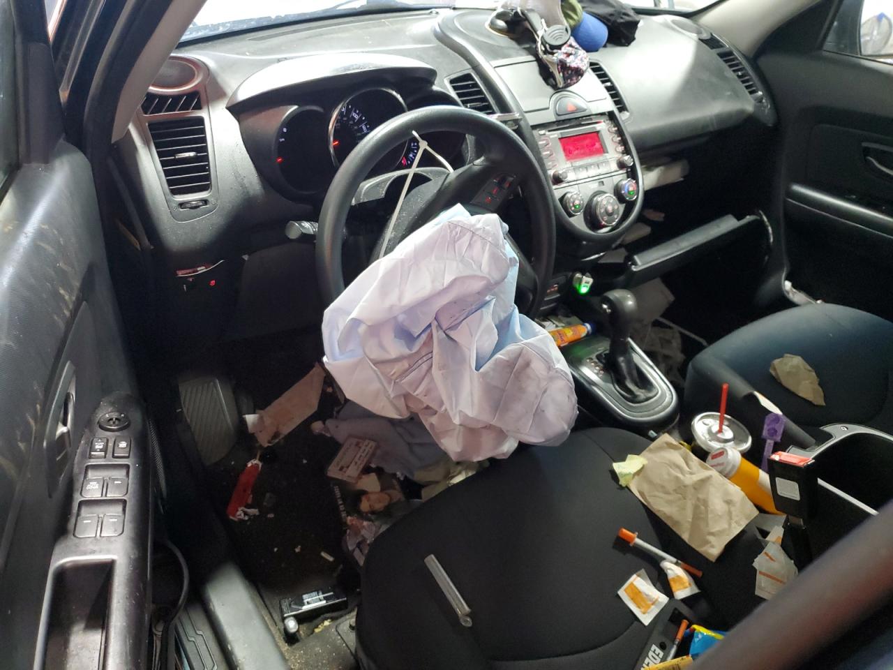 2011 Kia Soul + VIN: KNDJT2A24B7296092 Lot: 81603705