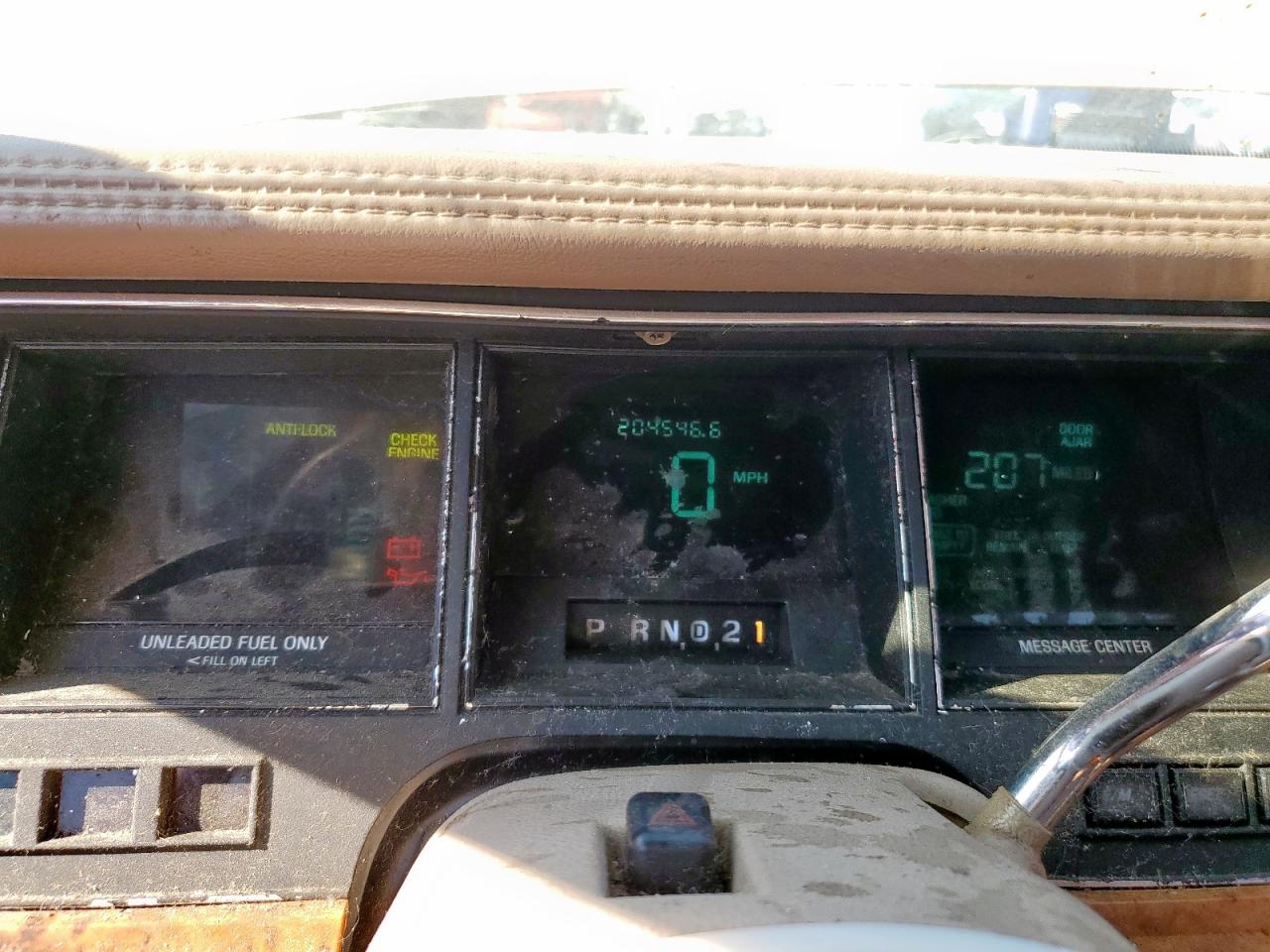 1993 Lincoln Town Car Executive VIN: 1LNLM81W0PY774243 Lot: 83983865