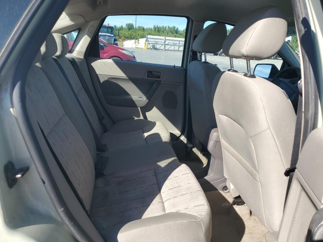2010 Ford Focus Se VIN: 1FAHP3FN6AW293989 Lot: 81073095