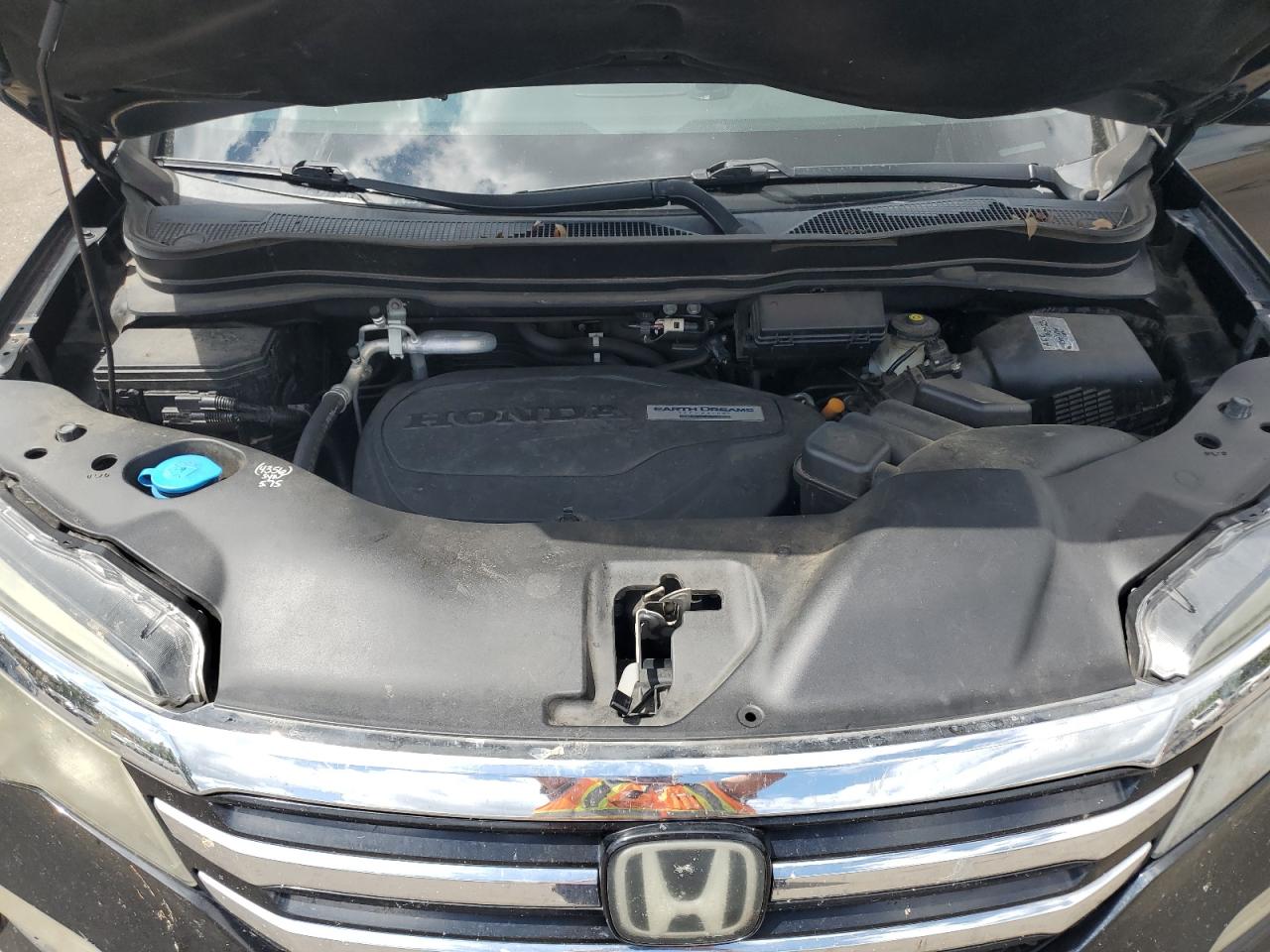 2016 Honda Pilot Touring VIN: 5FNYF5H91GB037300 Lot: 80141605