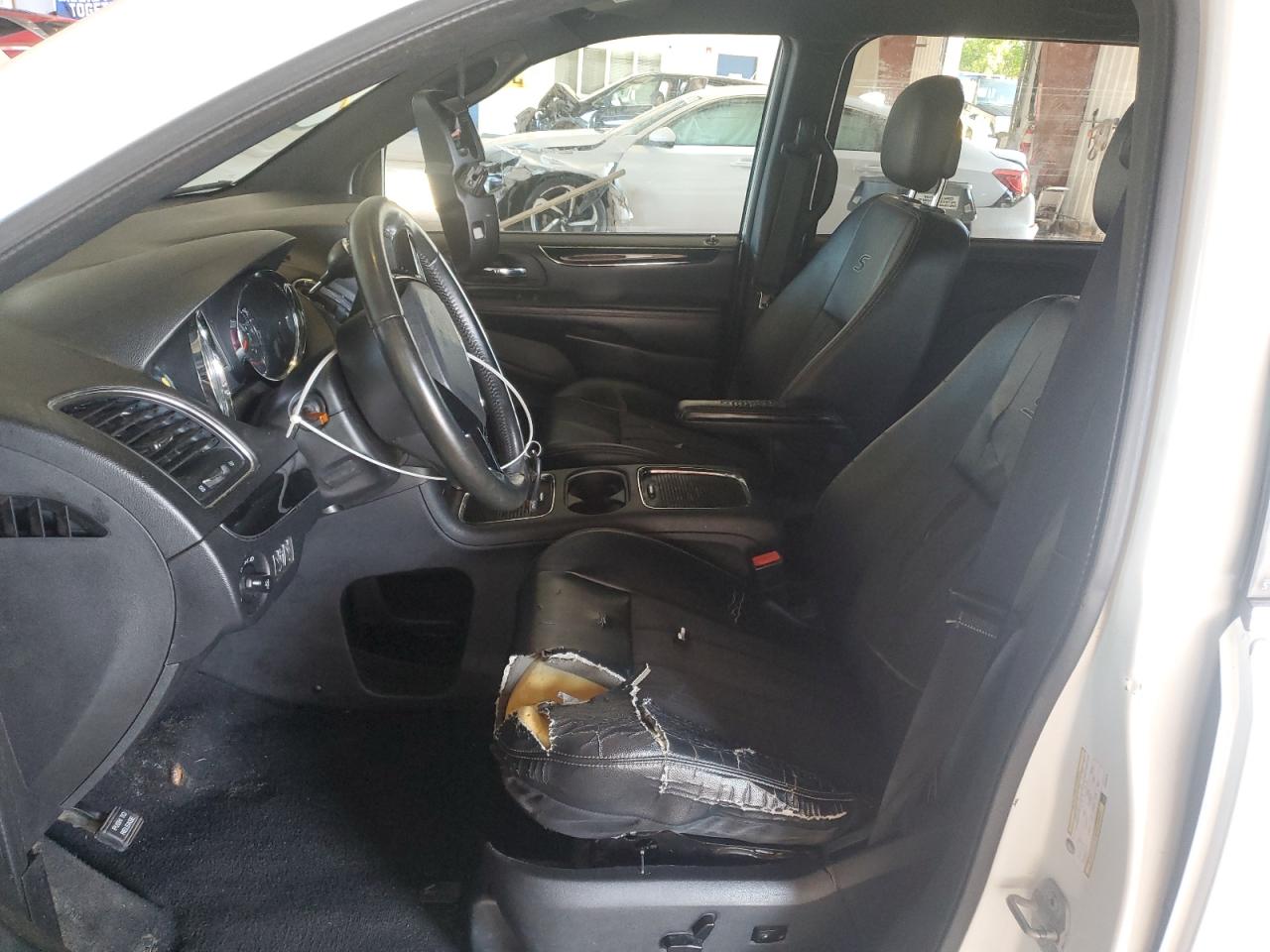 2014 Chrysler Town & Country S VIN: 2C4RC1HG8ER234678 Lot: 81841015