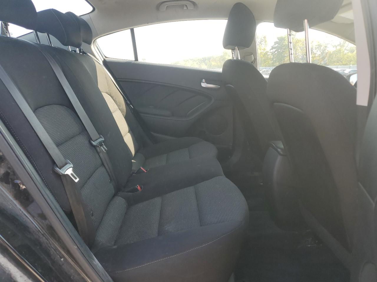 2017 Kia Forte Lx VIN: 3KPFK4A7XHE062693 Lot: 81452905