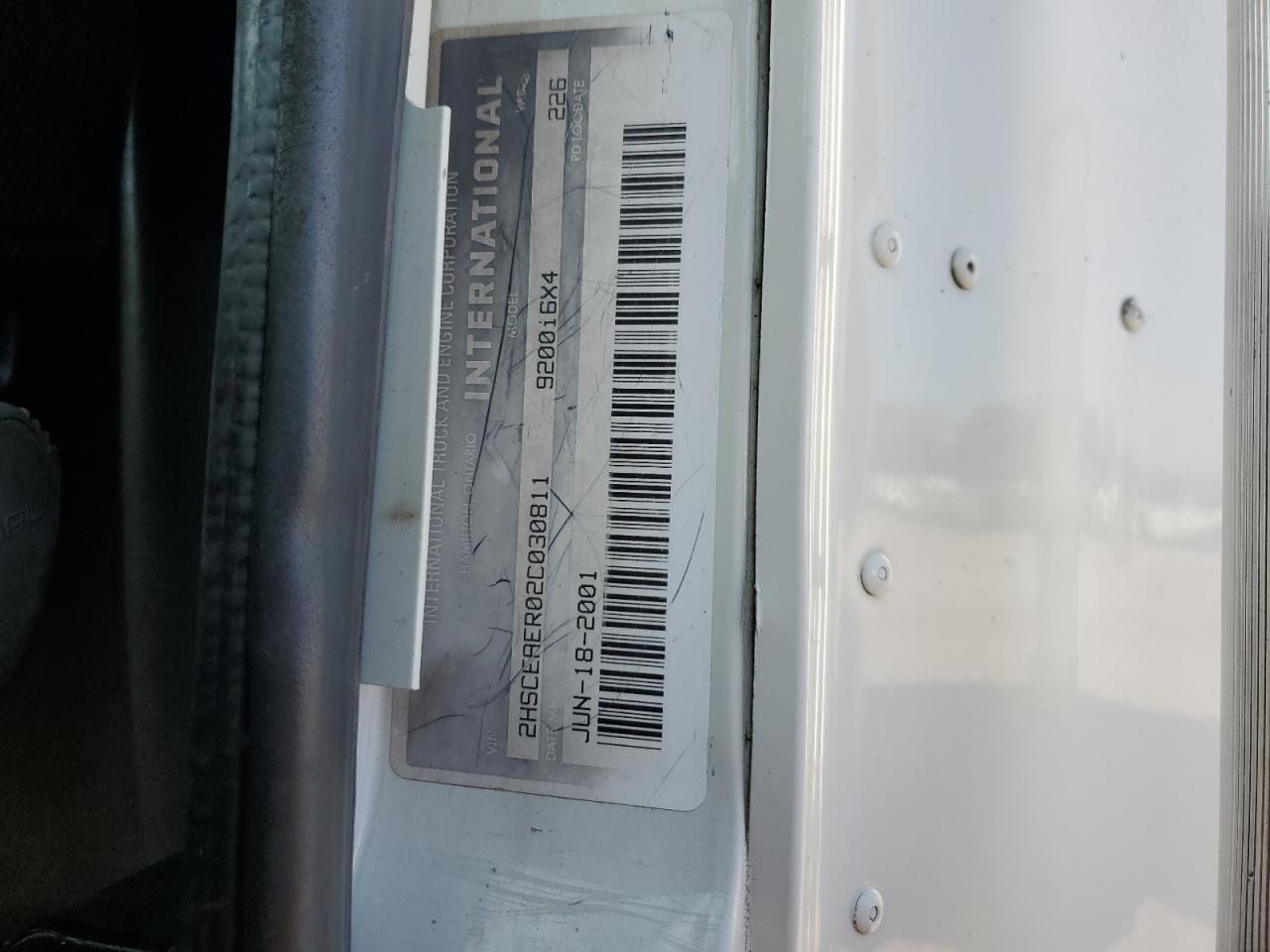 2002 International 9200 9200I VIN: 2HSCEAER02C030811 Lot: 84390695