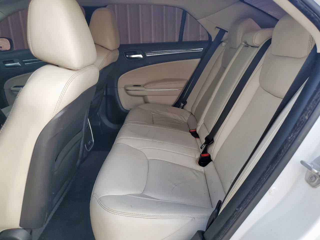 2017 Chrysler 300 Limited VIN: 2C3CCAAG4HH662214 Lot: 81513125