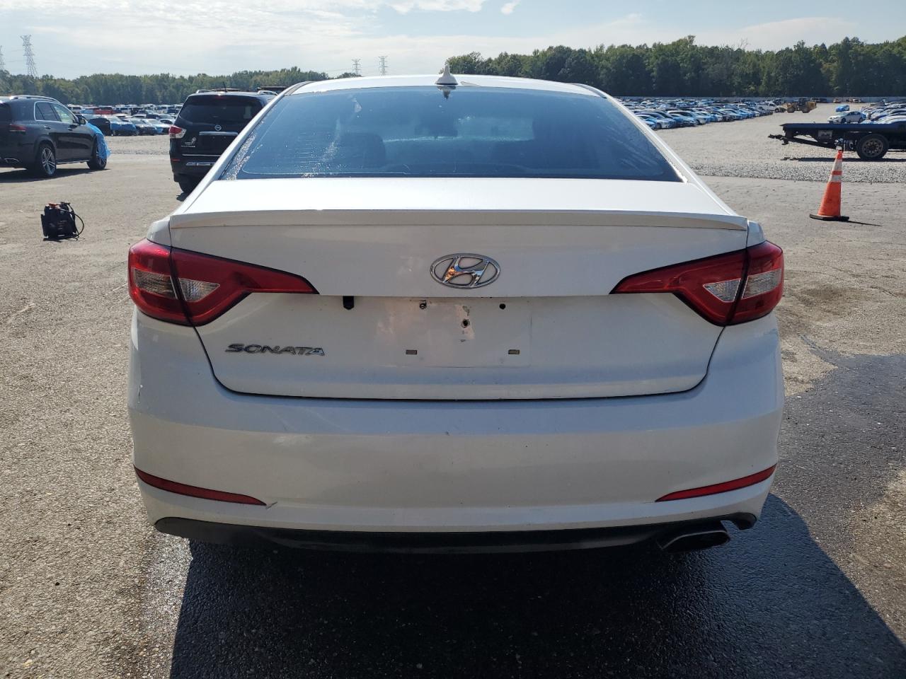 2015 Hyundai Sonata Se VIN: 5NPE24AF3FH000922 Lot: 81211015