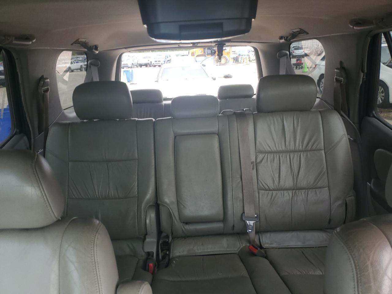 2001 Toyota Sequoia Limited VIN: 5TDZT38A51S011717 Lot: 81819285