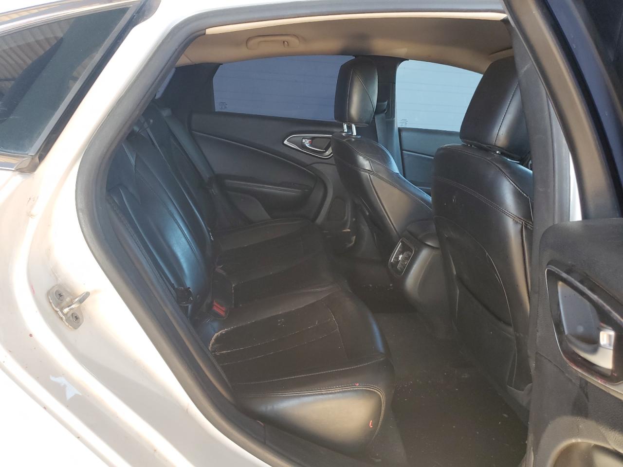 2015 Chrysler 200 C VIN: 1C3CCCCB1FN548611 Lot: 81909835