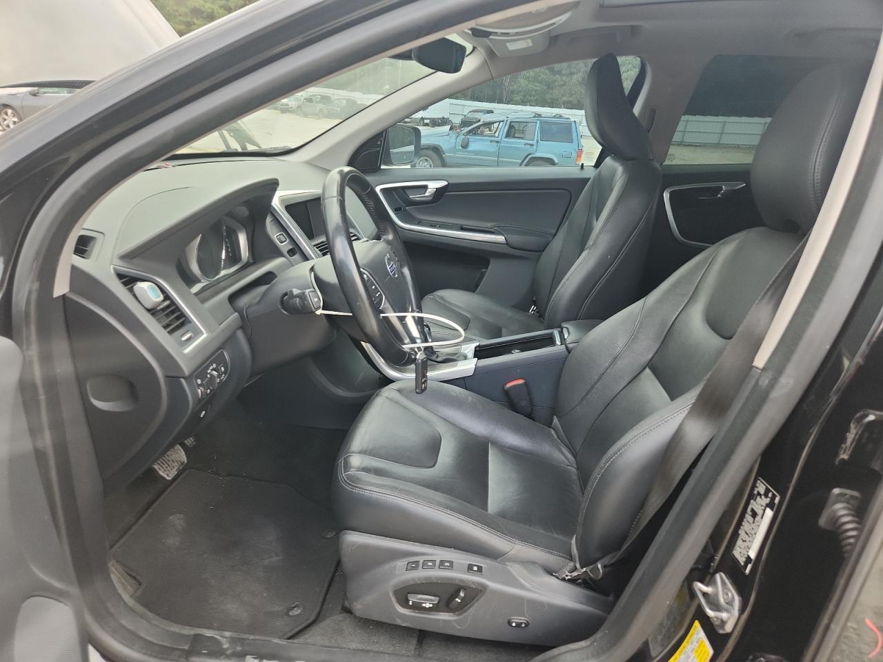 2015 Volvo Xc60 T5 Premier VIN: YV440MDK5F2740660 Lot: 81226585