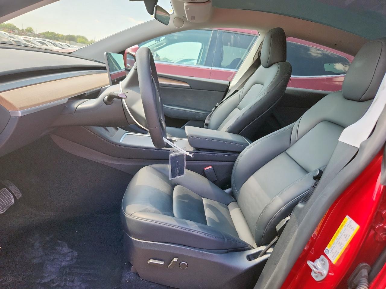 2024 Tesla Model Y VIN: 7SAYGDEE5RA276571 Lot: 84998805