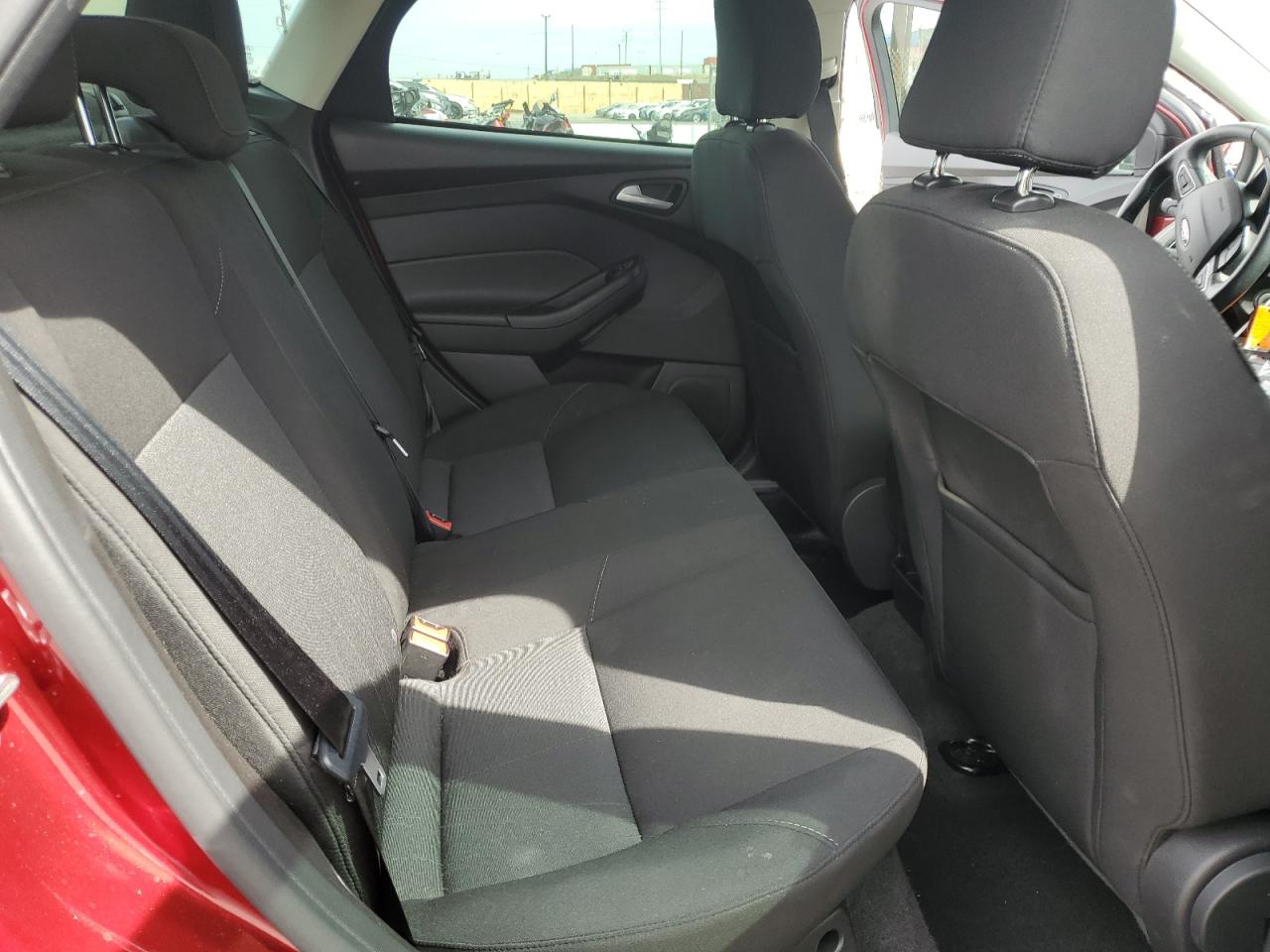 2016 Ford Focus Se VIN: 1FADP3F21GL383968 Lot: 80924145