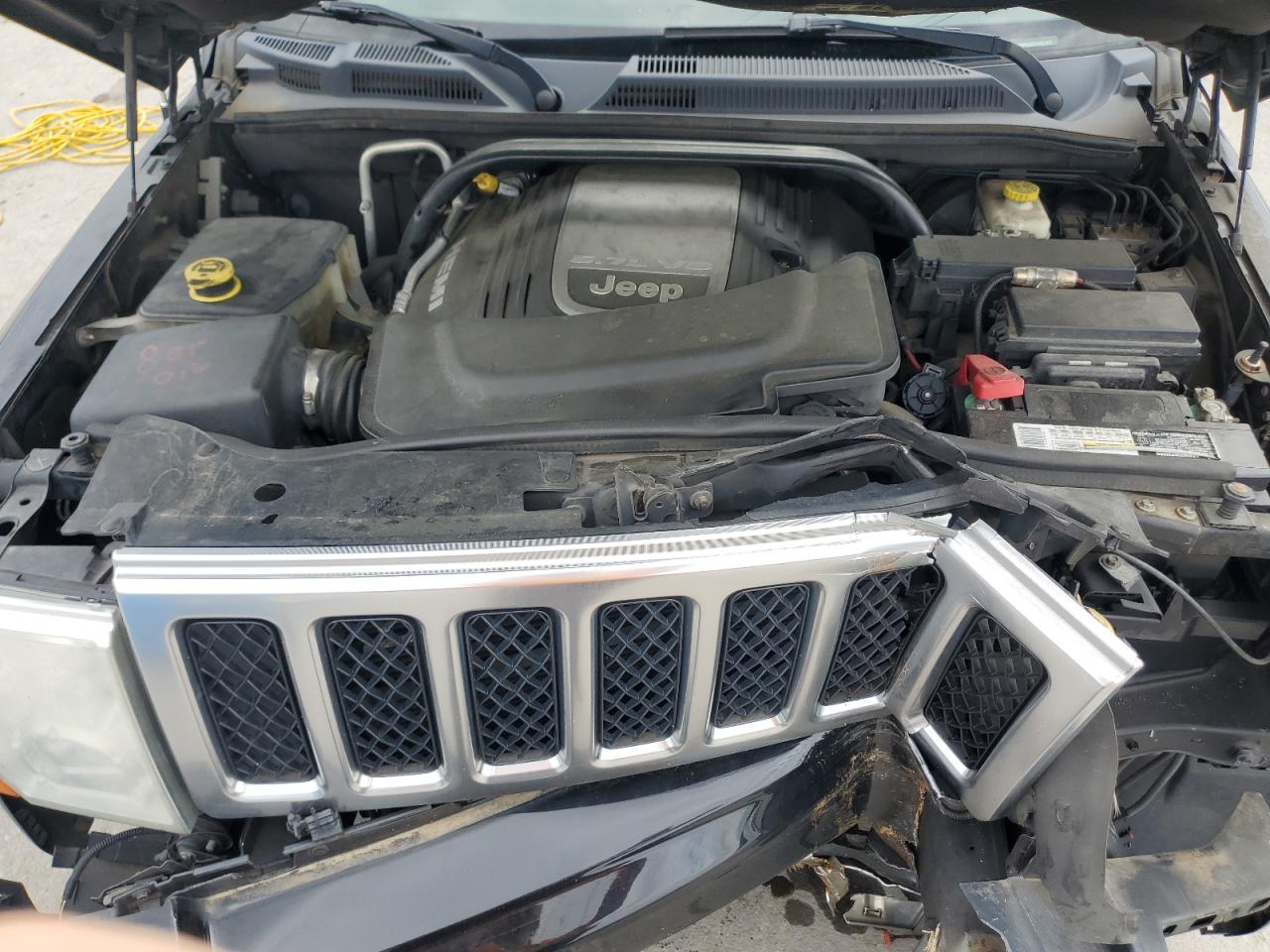 2007 Jeep Commander Overland VIN: 1J8HH68207C657113 Lot: 84194455