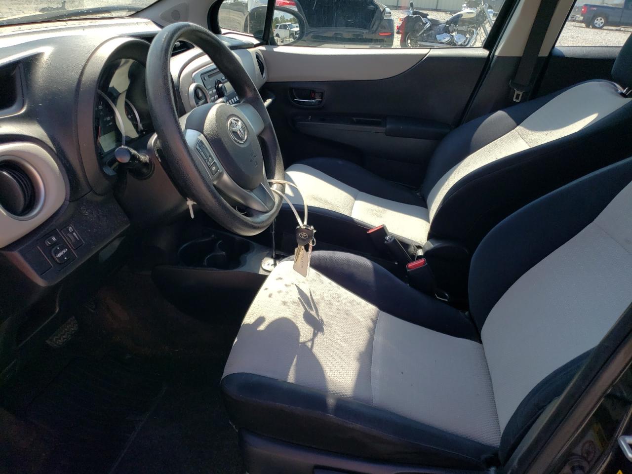 2012 Toyota Yaris VIN: JTDKTUD31CD504338 Lot: 80563395