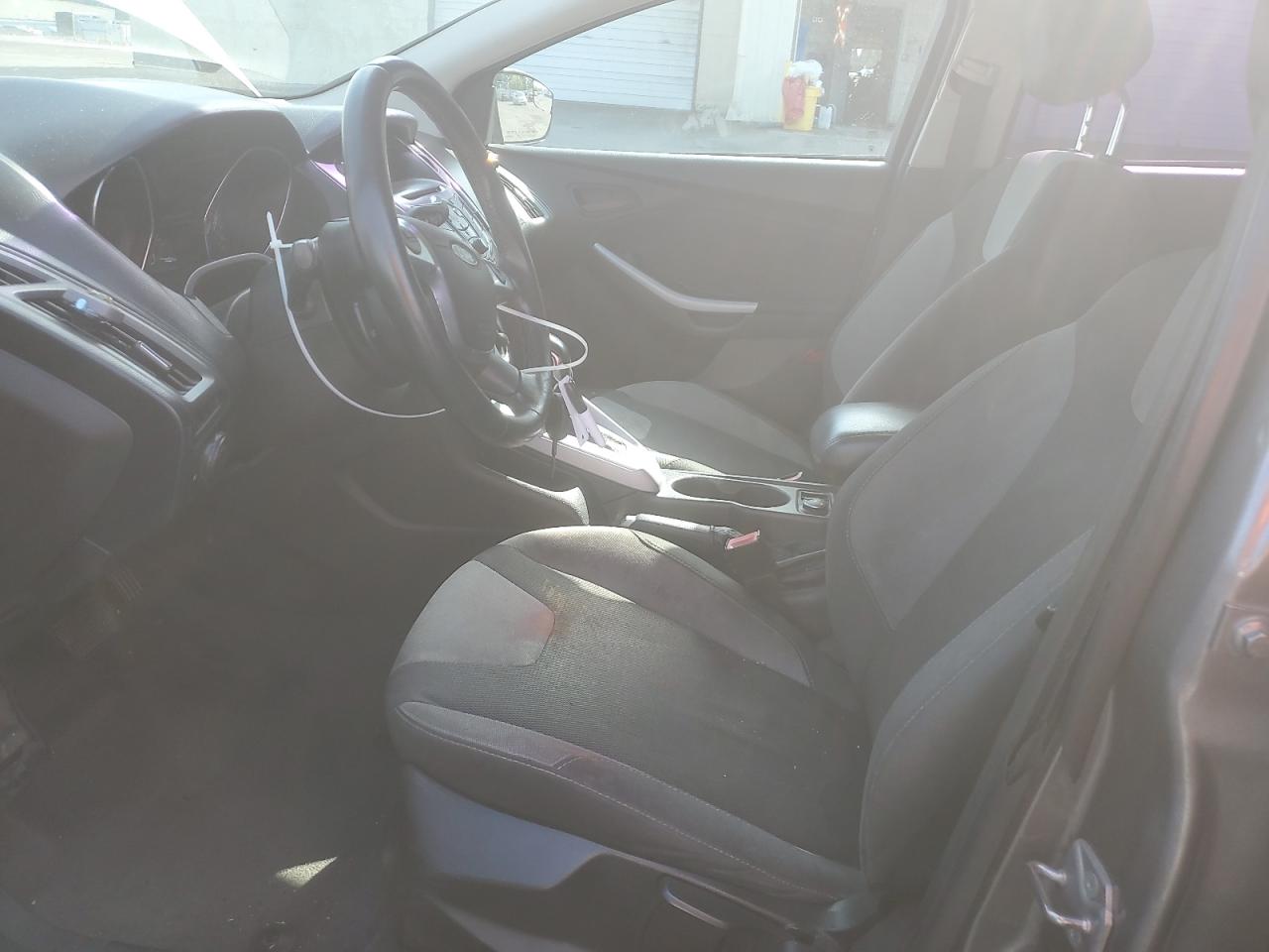 2012 Ford Focus Se VIN: 1FAHP3F22CL140102 Lot: 81155165