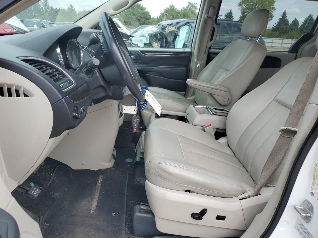 2016 Chrysler Town & Country Touring VIN: 2C4RC1BG8GR239987 Lot: 81217815