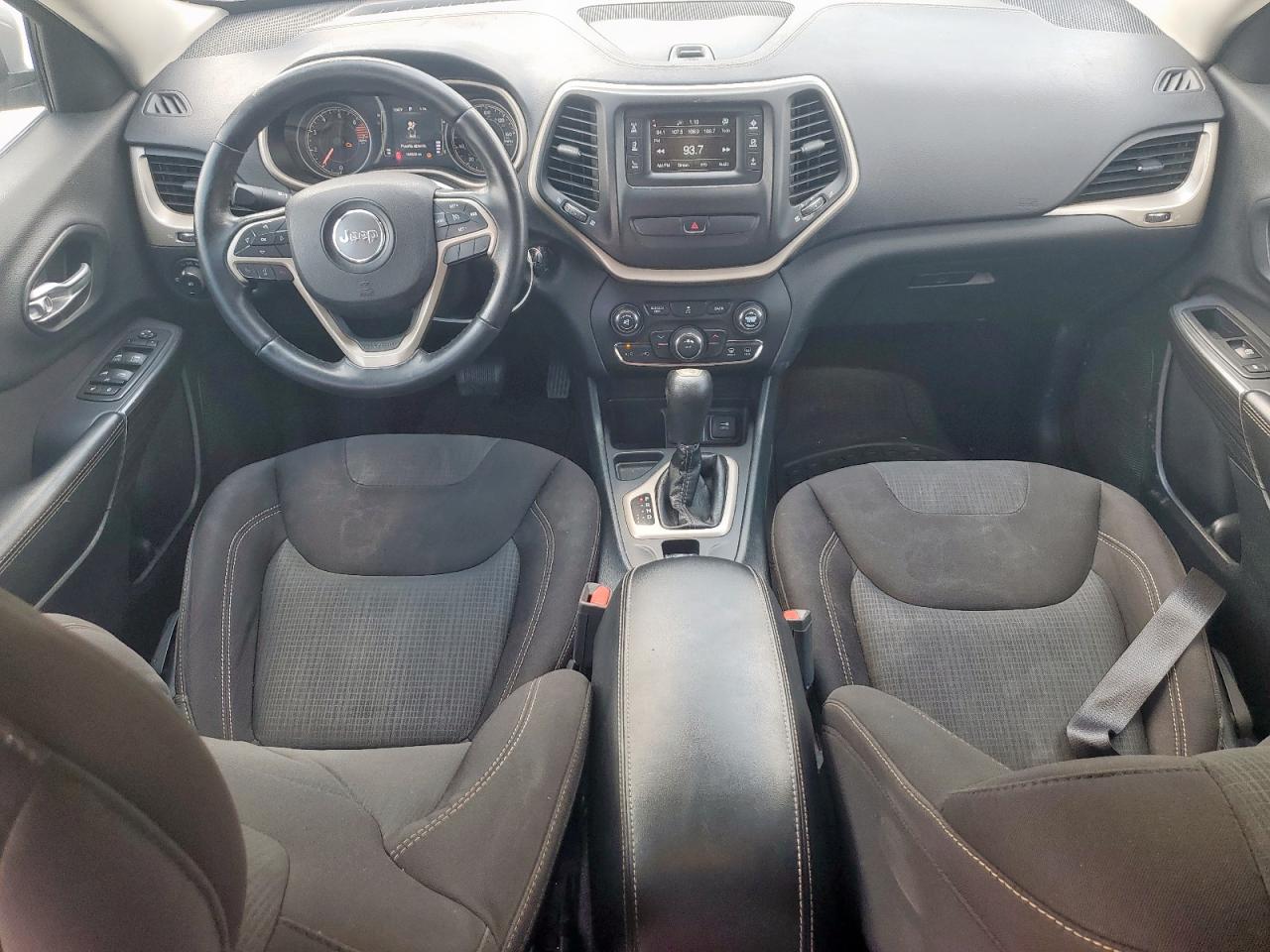 2016 Jeep Cherokee Latitude VIN: 1C4PJLCB5GW332162 Lot: 81374385