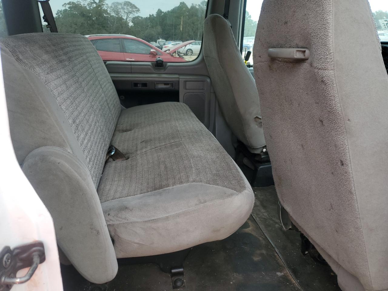 2000 Ford Econoline E350 Super Duty Wagon VIN: 1FBSS31L5YHB52306 Lot: 80533015