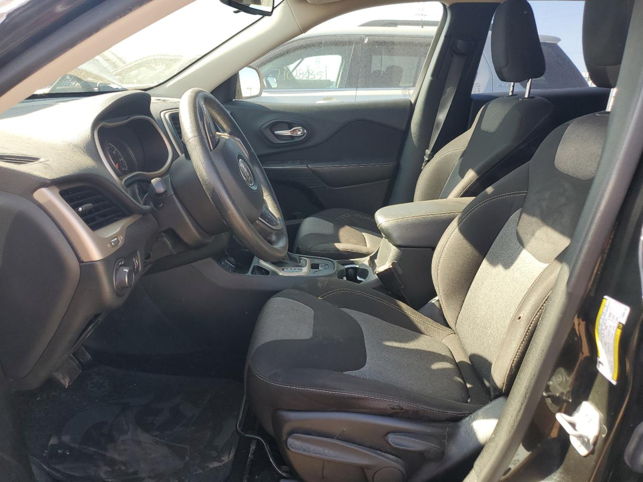 2015 Jeep Cherokee Sport VIN: 1C4PJLAB3FW597468 Lot: 71841315