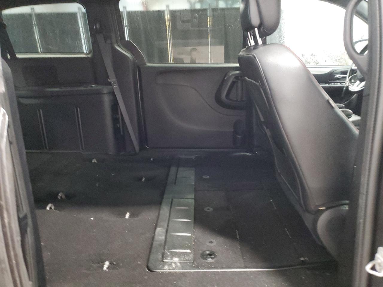 2016 Dodge Grand Caravan R/T VIN: 2C4RDGEG6GR319056 Lot: 81267845