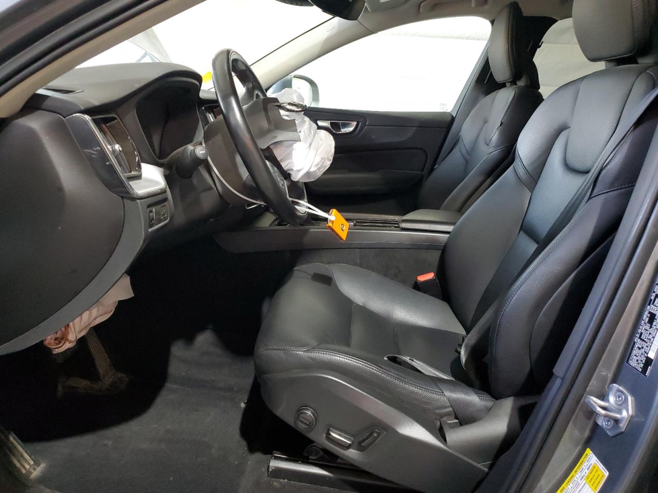 2021 Volvo Xc60 T5 Momentum VIN: YV4102RK1M1804468 Lot: 81704325