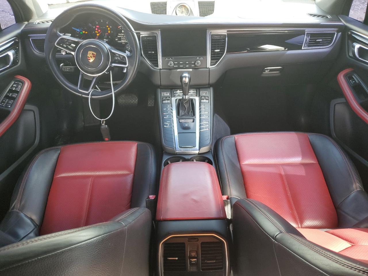 2018 Porsche Macan VIN: WP1AA2A54JLB19692 Lot: 80092595