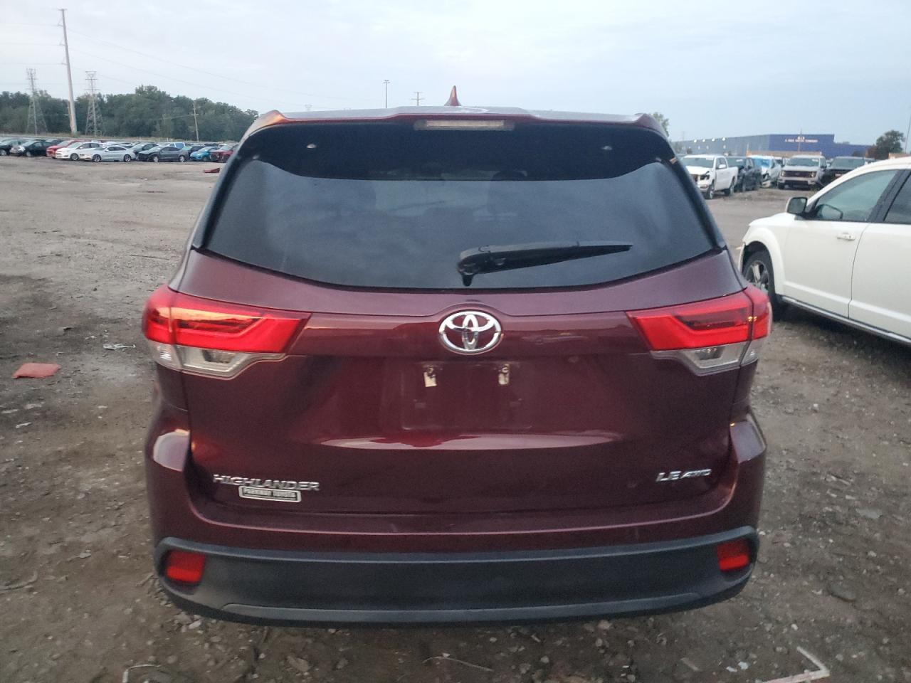 2018 Toyota Highlander Le VIN: 5TDBZRFH3JS897314 Lot: 80324715