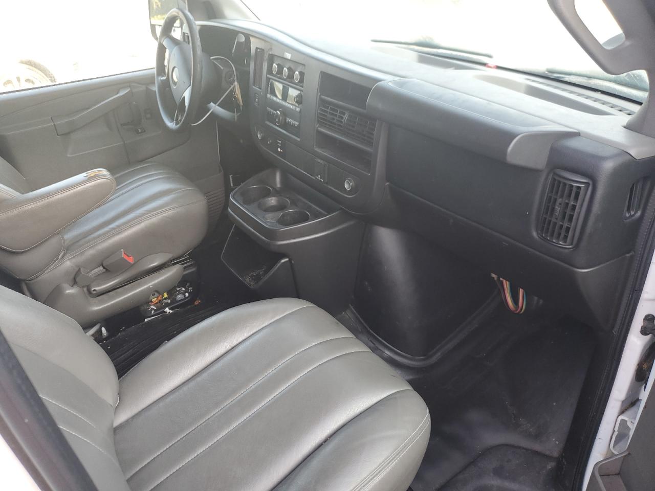 2016 Chevrolet Express G2500 VIN: 1GCWGBFF3G1186652 Lot: 82056615