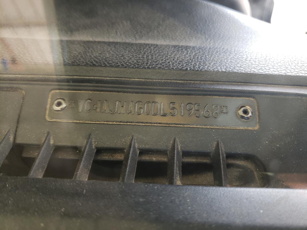 2013 Jeep Wrangler Sport VIN: 1C4AJWAG0DL519568 Lot: 71806425