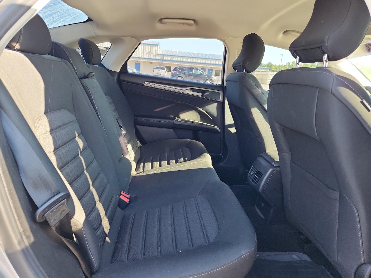 2019 Ford Fusion Se VIN: 3FA6P0HD4KR156922 Lot: 70833905