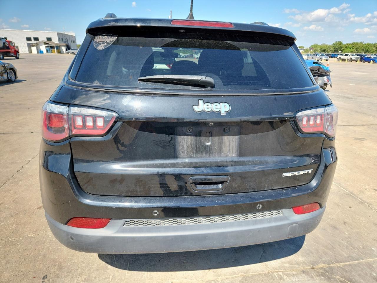 2018 Jeep Compass Sport VIN: 3C4NJCAB7JT500049 Lot: 83854195