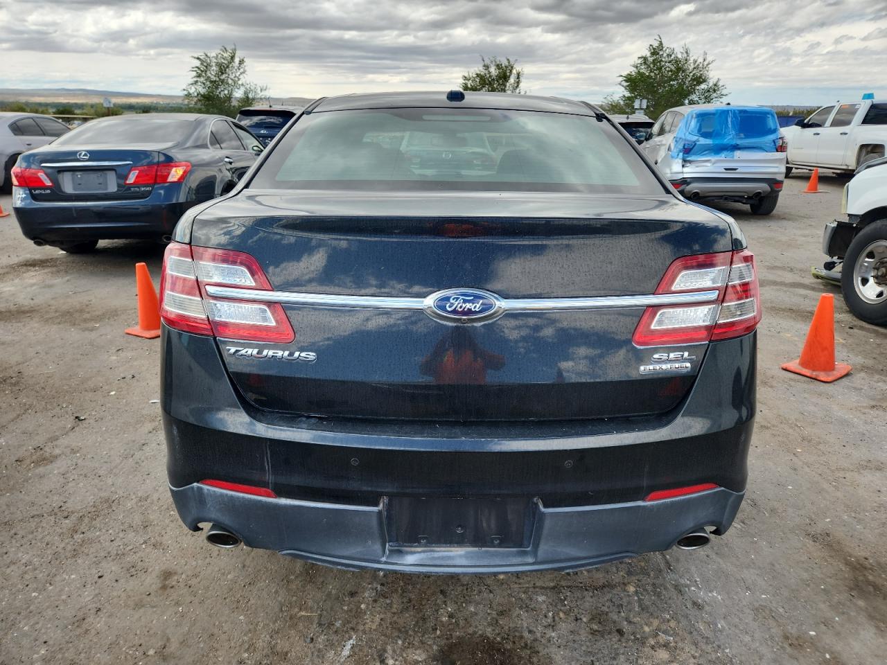 2015 Ford Taurus Sel VIN: 1FAHP2E82FG172903 Lot: 81732795