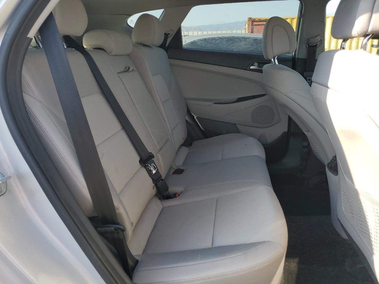 2018 Hyundai Tucson Value VIN: KM8J33A20JU743583 Lot: 83753905