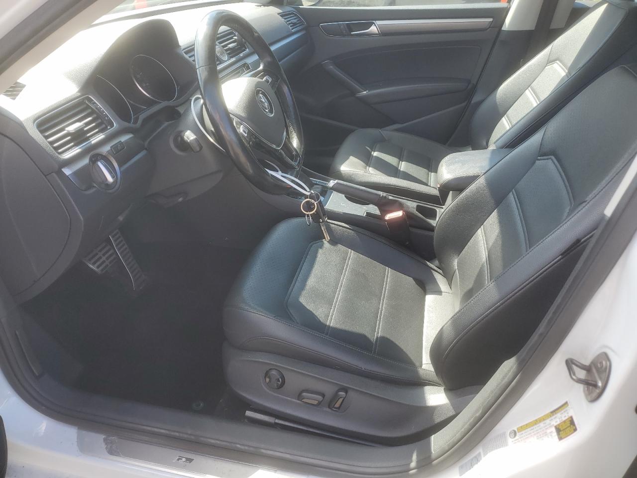 2017 Volkswagen Passat R-Line VIN: 1VWDT7A35HC068182 Lot: 80501195