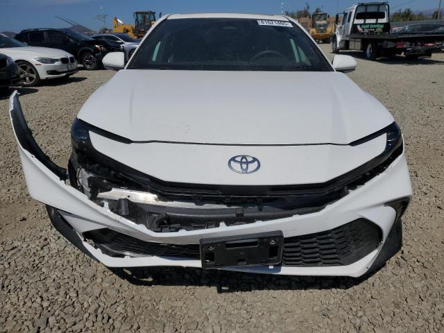  TOYOTA CAMRY 2025 Белы
