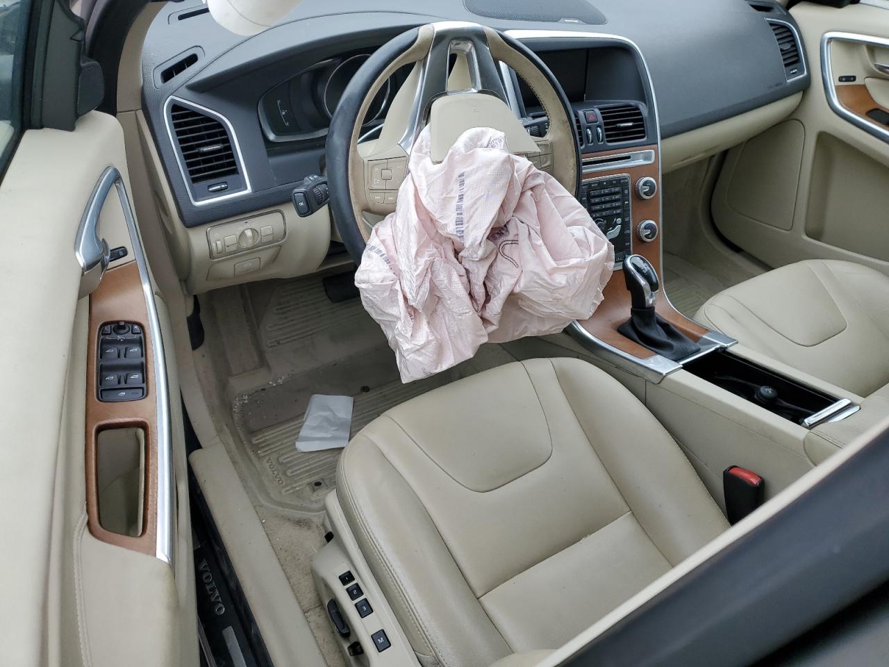 2016 Volvo Xc60 T5 Platinum VIN: YV440MDM6G2791622 Lot: 71920775