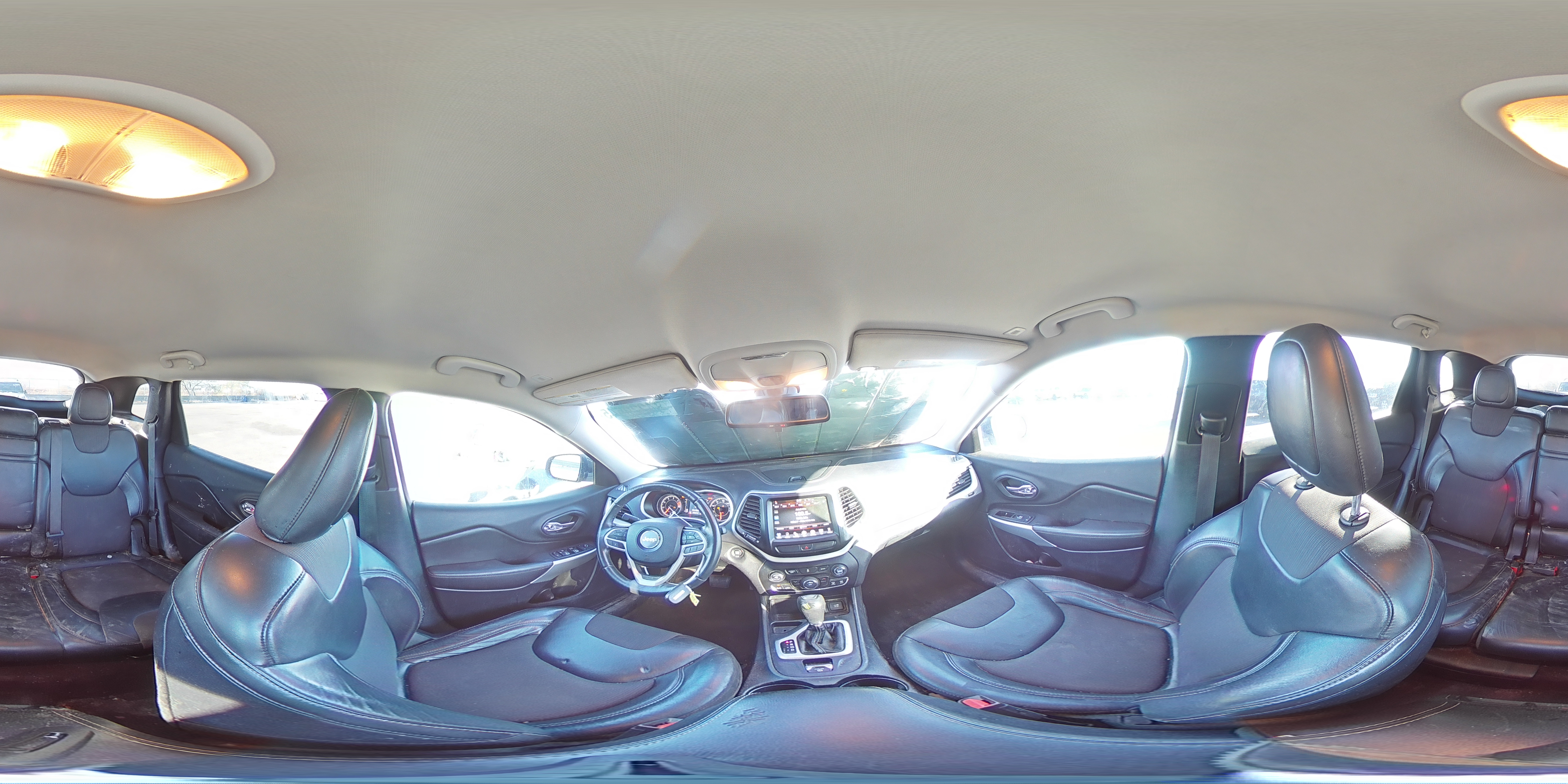 2018 Jeep Cherokee Latitude Plus VIN: 1C4PJLLB3JD513473 Lot: 84229645