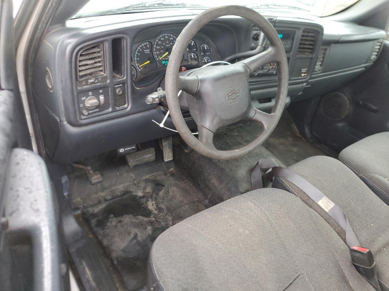 2000 Chevrolet Silverado C2500 VIN: 1GCFC24T8YE427393 Lot: 81398485