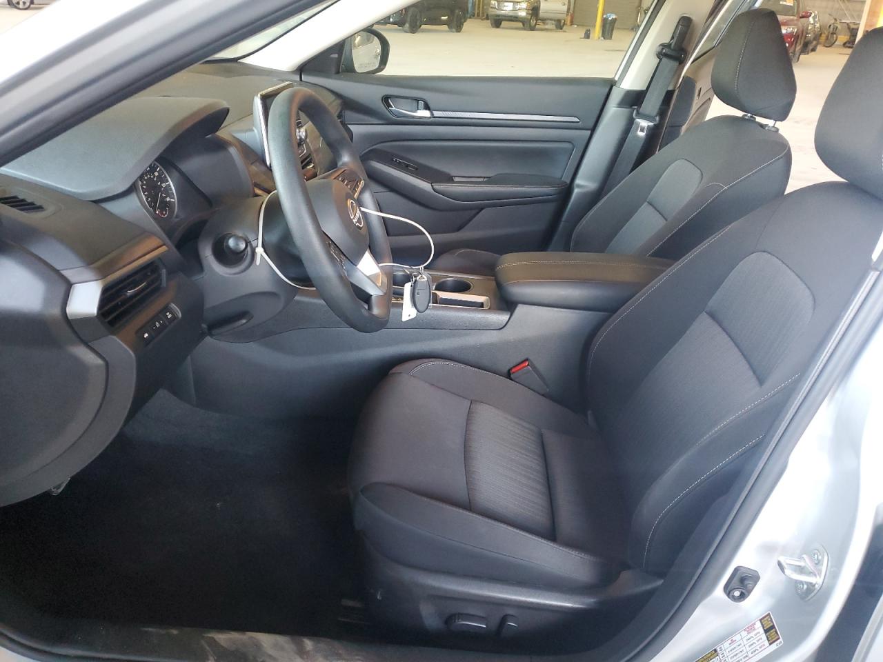 2025 Nissan Altima Sv VIN: 1N4BL4DV3SN366267 Lot: 83949025