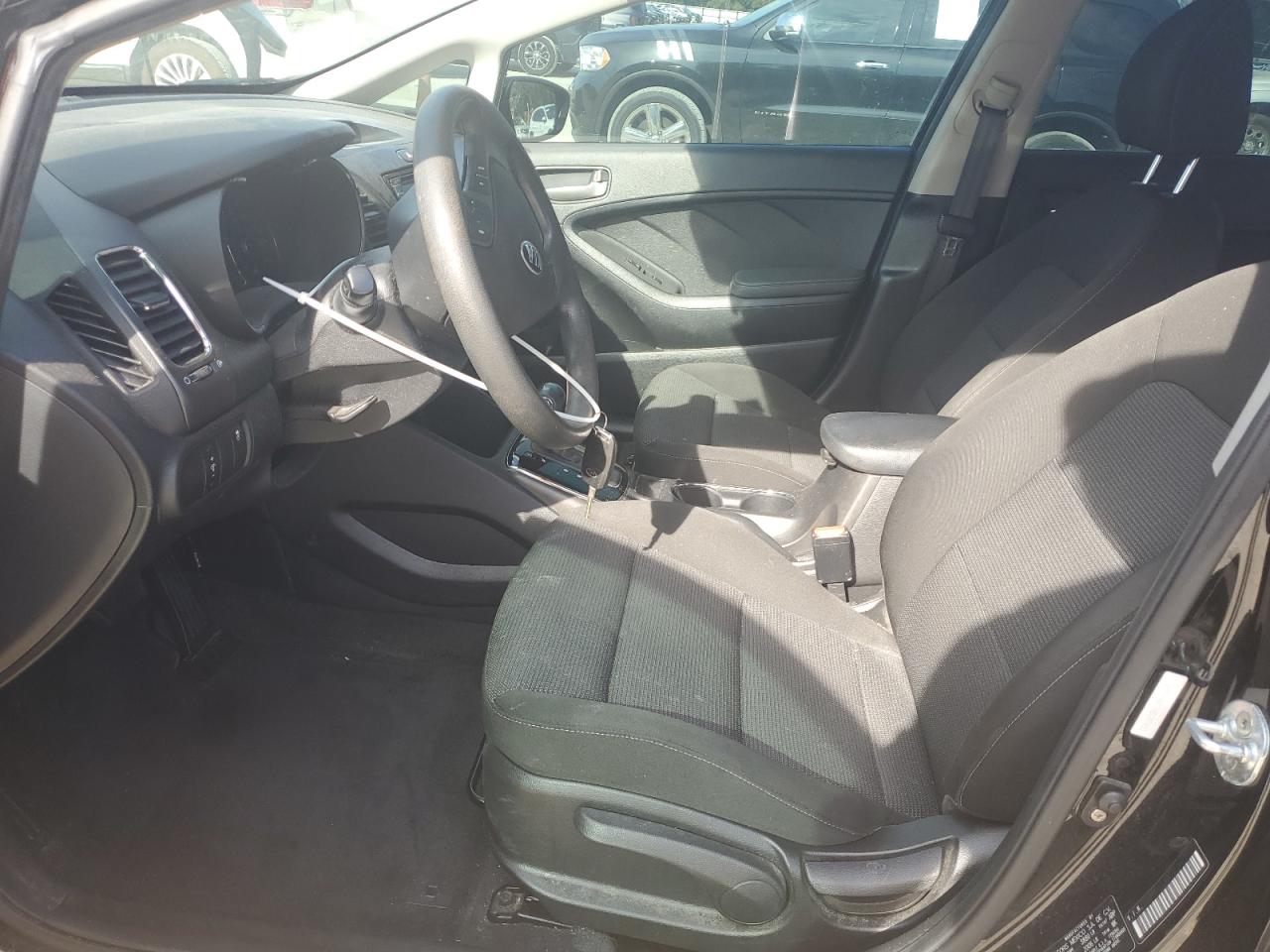 2017 Kia Forte Lx VIN: 3KPFK4A77HE097403 Lot: 70999435