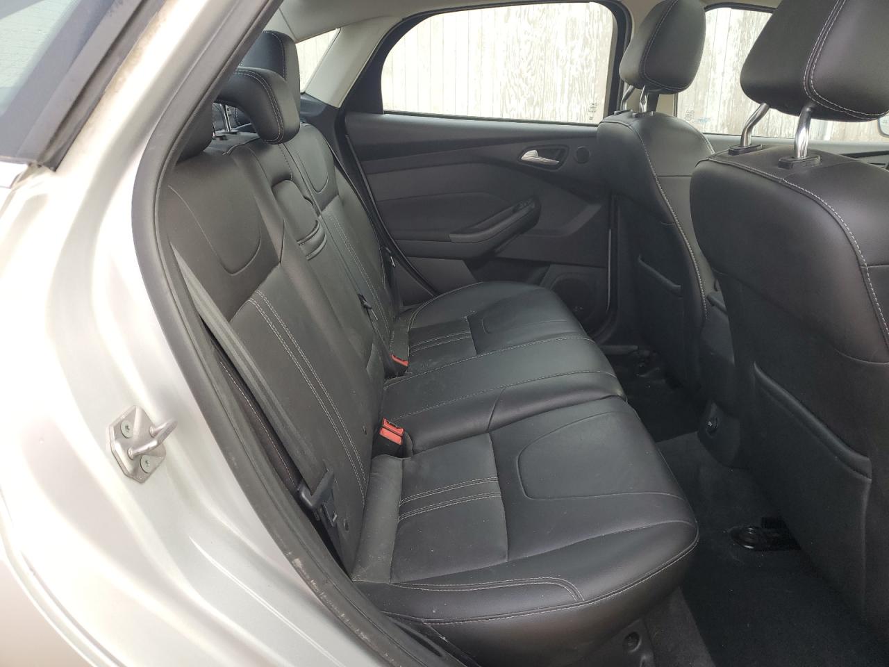 2012 Ford Focus Titanium VIN: 1FAHP3J22CL174077 Lot: 80637715