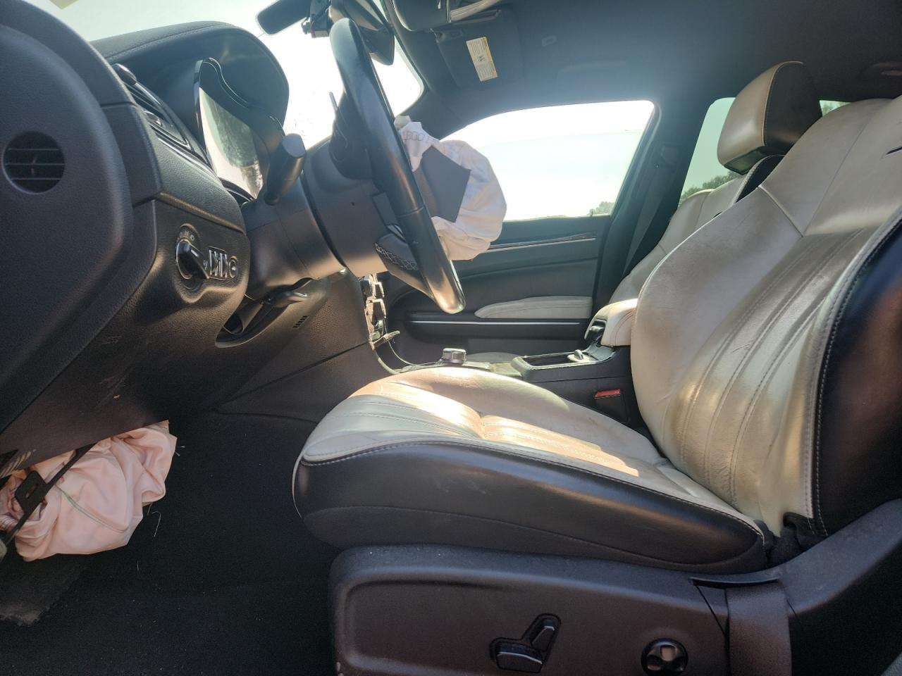 2018 Chrysler 300 S VIN: 2C3CCABG6JH141208 Lot: 80094345