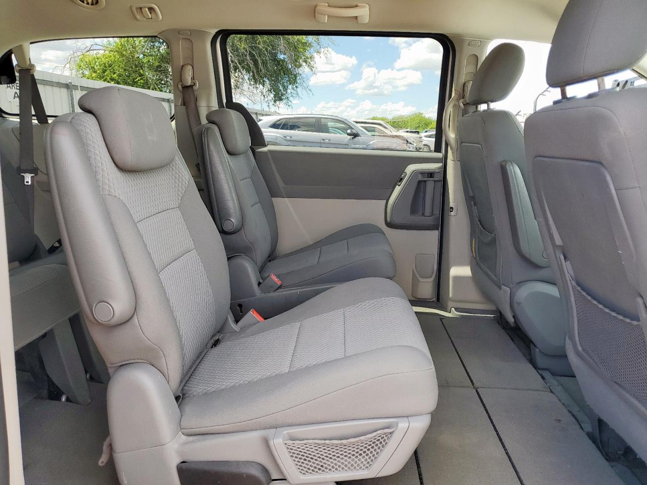 2010 Dodge Grand Caravan Se VIN: 2D4RN4DE1AR262349 Lot: 71926505